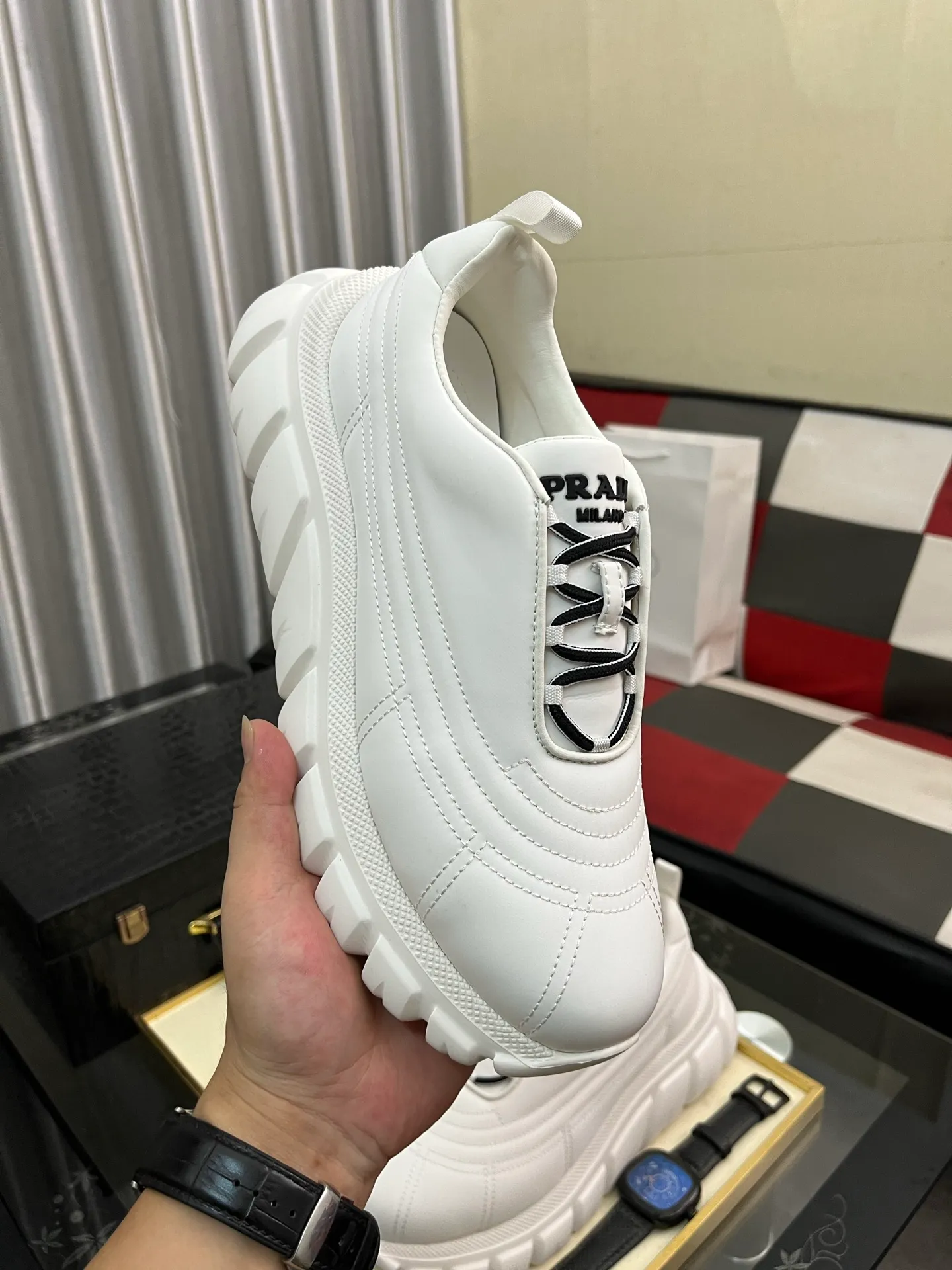 Men's shoes 💰560⌚️⌚️【PRADA】Prada - high-end quality original order 🔍🔍🔍 casual sports shoes - Upper: imported 🔝 Napa calfskin, pebbled calfskin, branded epoxy hollow mesh canvas, shoe body sewn with branded metal fasteners - Lining: water-dyed cowhide - Outsole: ultra-light TPU foam rubber; two-color molded outsole -Ultra-high quality control, fine workmanship, highlighting (high-end, nobility, class) -Size: 38-445️⃣colors available